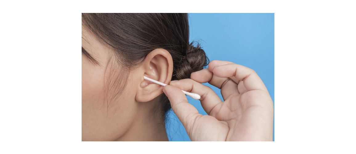 Снижение слуха, вызванное образованием ушной пробки